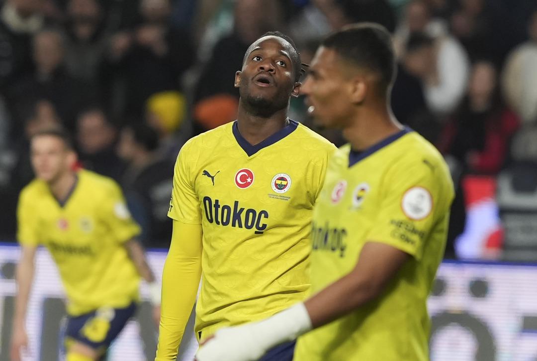 Dev ma&ccedil;a az bir s&uuml;re kala o isimden Fenerbah&ccedil;e'ye hi&ccedil; beklenmedik &ouml;neri! "Galatasaray derbisine U19 &ccedil;ıkın"