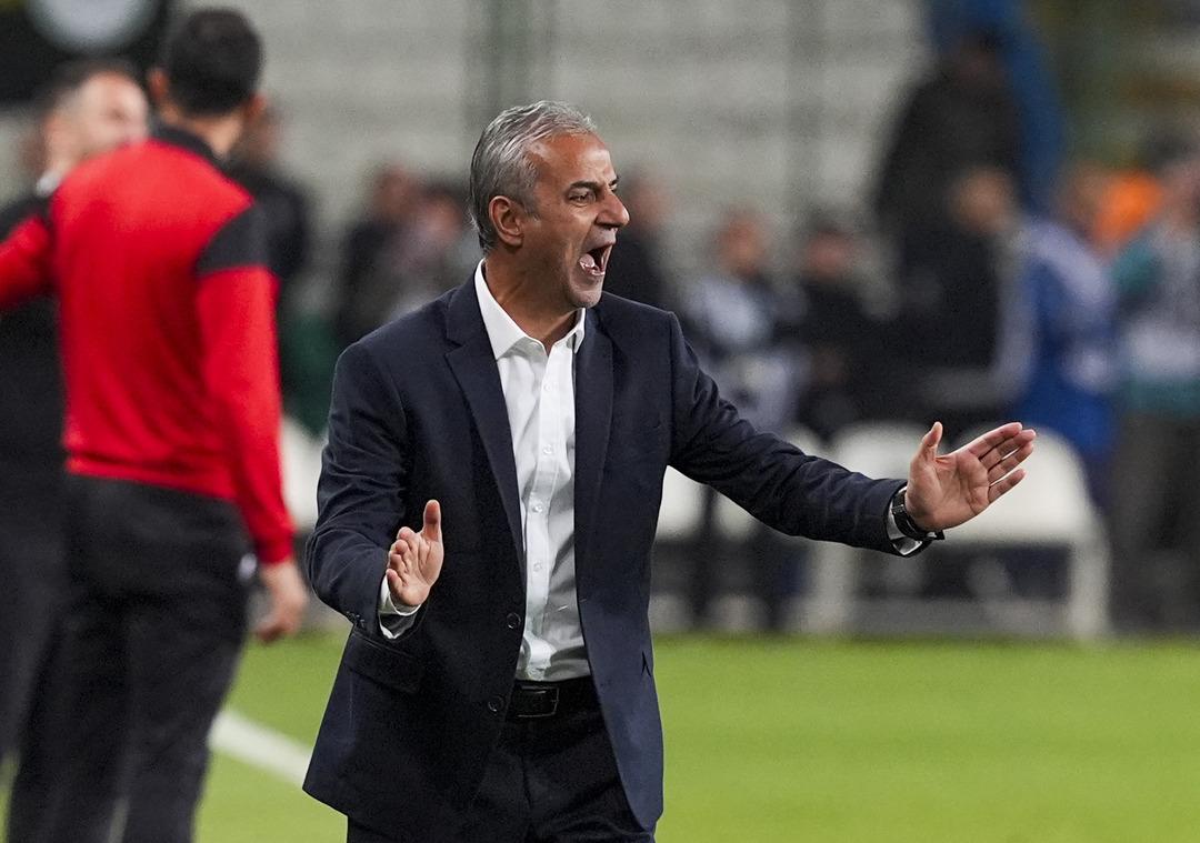 &Uuml;nl&uuml; yorumcu yaşanan puan kaybı sonrası resmen duyurdu "Fenerbah&ccedil;e'de İsmail Kartal d&ouml;nemi bitmiştir" dedi ve... 