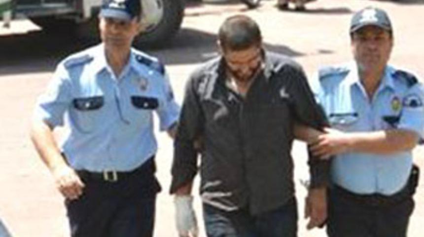 Gen&ccedil; kıza dehşeti yaşattı