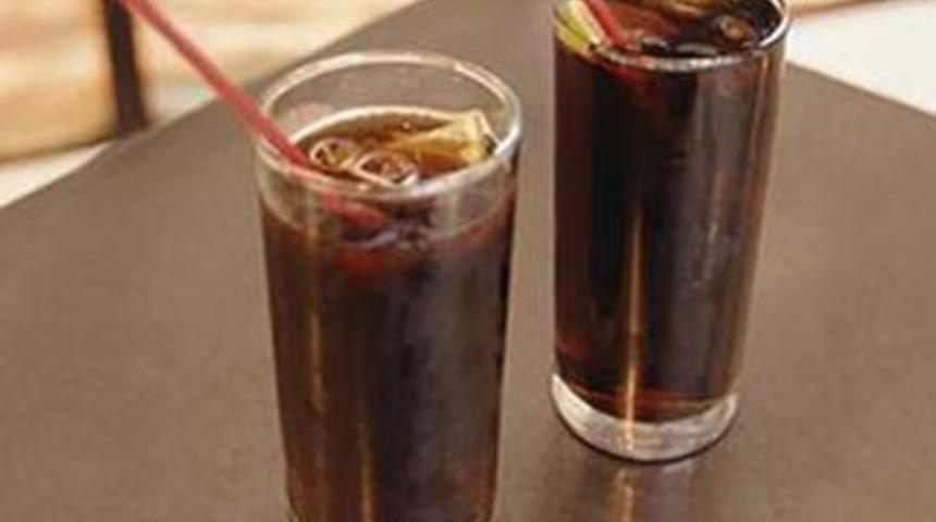 16 yıldır su yerine kola i&ccedil;iyor