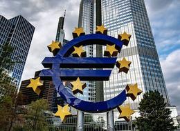 Euro Bölgesi'nde perakende satışlar martta yükseldi