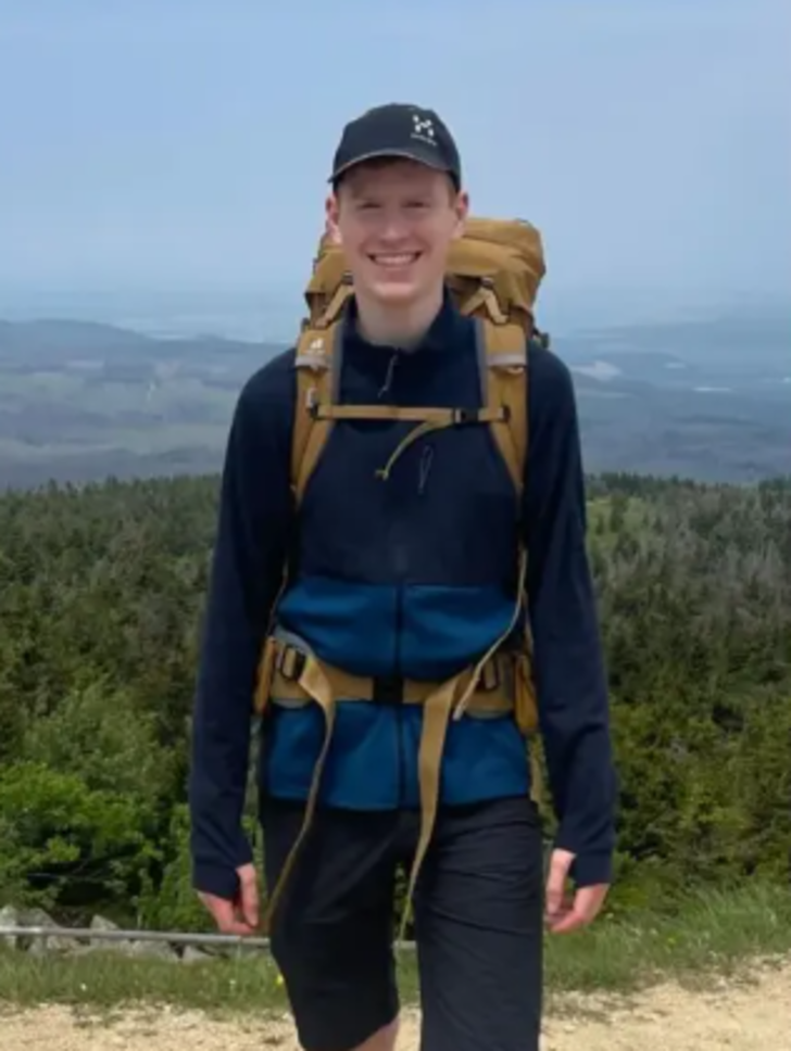 Evsiz gecin bulduğu yöntem şaşkına çevirdi! Sınırsız bir yıllık bilet karşılığında 7/24 tren yolcusu oldu G3