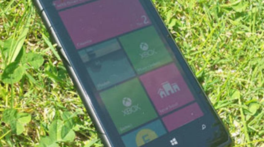 41 Mega Piksellik Nokia EOS Resmiyet Kazandı