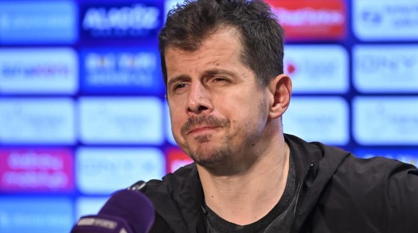 Emre Belözoğlu'ndan Beşiktaş tribünlerine sitem dolu sözler! ''Herkesi annesi var, ben derviş değilim''