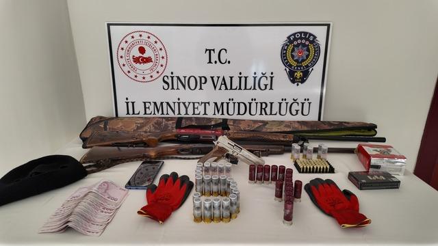 Sinop’ta akaryakıt istasyonundan yağma yapan zanlı tutuklandı