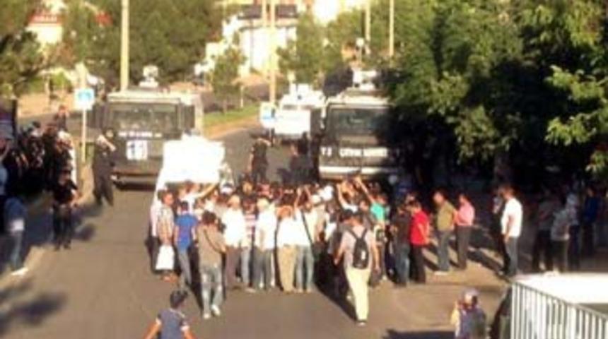 Diyarbakır'da polis m&uuml;dahale etti
