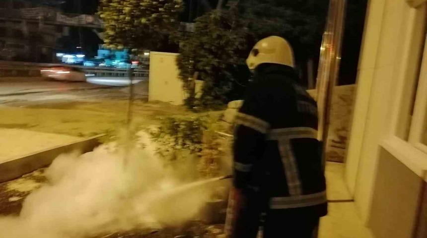 Samandağ’da elektrik tellerinde çıkan yangın söndürüldü