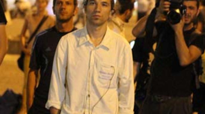 "H&uuml;k&uuml;metin tek derdi para"