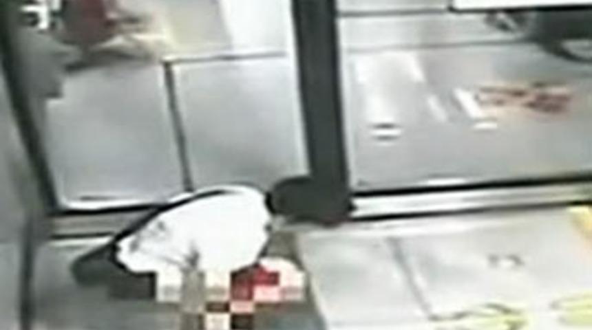 Bu rezalet g&ouml;r&uuml;nt&uuml;ler &Ccedil;in'den..!!