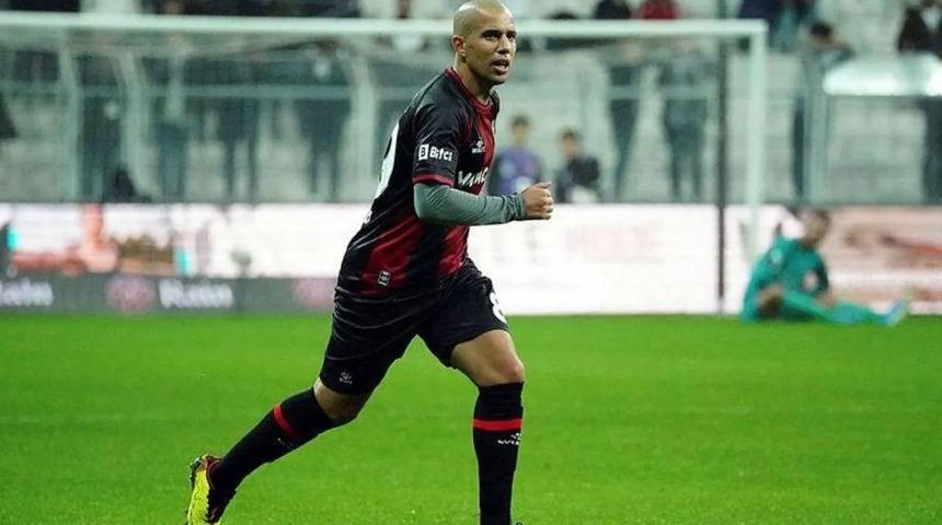 Fatih Karagümrük'e büyük şok! PFDK Sofiane Feghouli’ye 5 maç ceza verdi