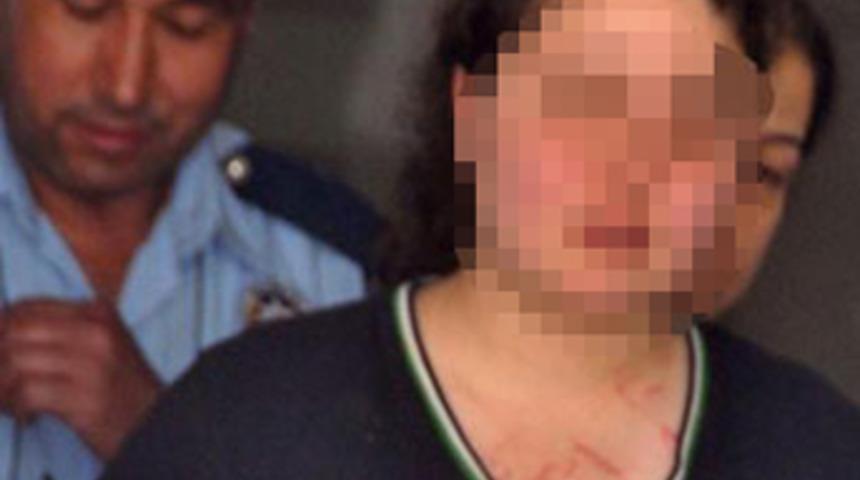 Liseli genç kız annesini bıçakladı