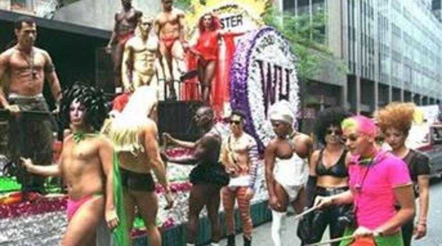 Eşcinsel hakları i&ccedil;in olumlu karar