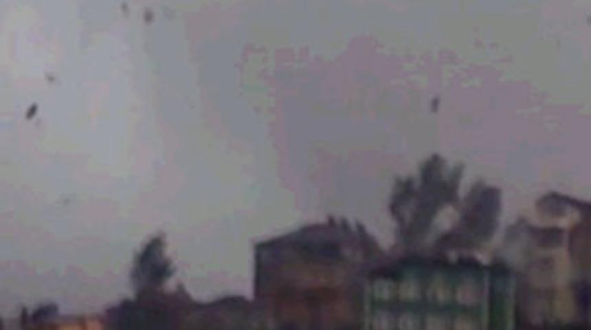 Hortum yıkıp ge&ccedil;ti