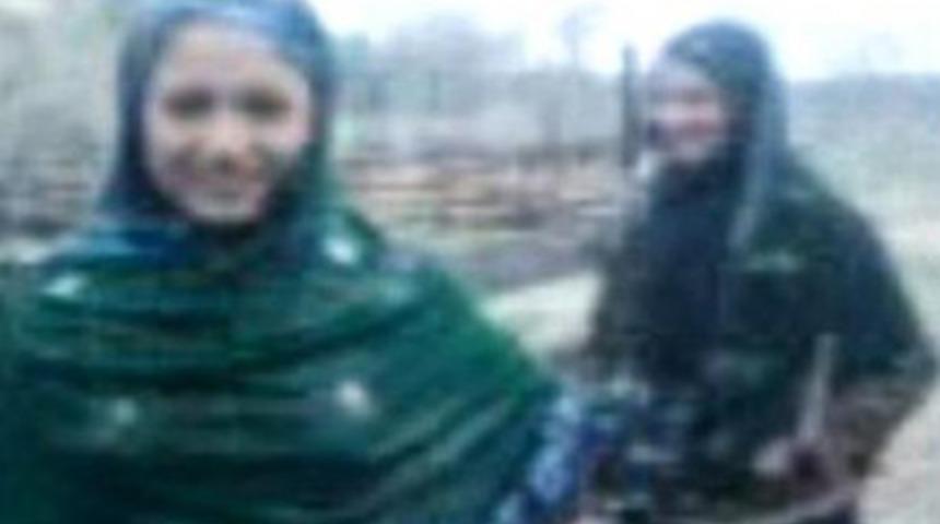 Pakistanlı kızlar dans ettikleri i&ccedil;in &ouml;ld&uuml;ler