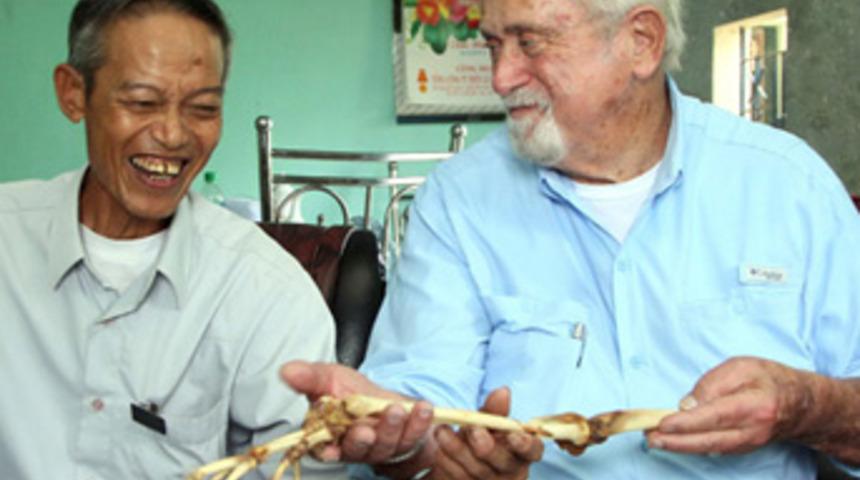 47 yıl &ouml;nce kestiği kolu sahibine iade etti