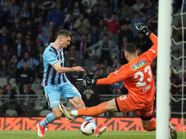Ziraat Türkiye Kupası'nda finalin adı belli oldu! Fatih Karagümrük'ü 4-0 mağlup eden Trabzonspor, Beşiktaş'ın rakibi oldu...