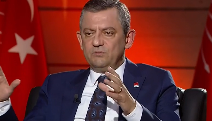 CHP lideri Özgür Özel, Cumhurbaşkanı Erdoğan'a sunduğu dosyayı canlı yayında açıkladı! "Bunu ilk kez söylüyorum..."