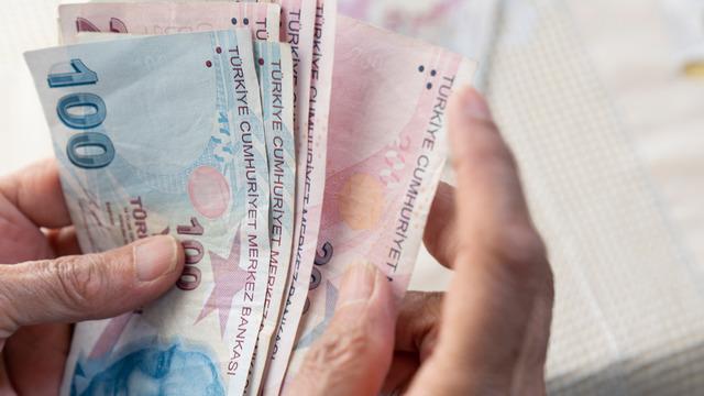 Emekli zammında hesapları değiştirecek ayrıntı!  Net zam oranını verdi, en düşük emekli maaşı için bu rakam ilk kez ortaya çıktı!