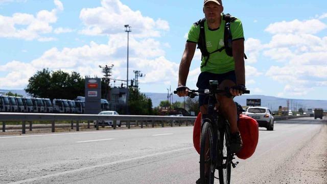 İsveçli gezgin 8 Nisan’da Irak’tan yola çıktı, 1 ay sonra Diyarbakır’a vardı