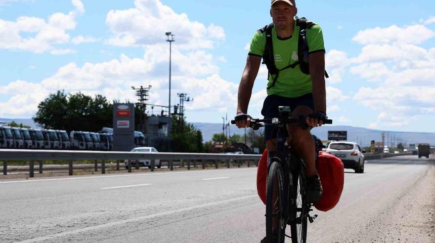 İsveçli gezgin 8 Nisan’da Irak’tan yola çıktı, 1 ay sonra Diyarbakır’a vardı