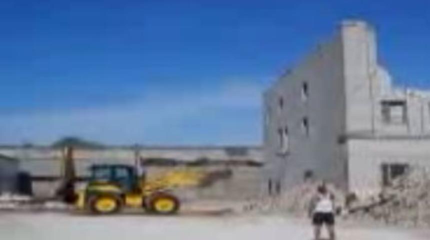 Kendi &ouml;l&uuml;m anını &ccedil;ekti