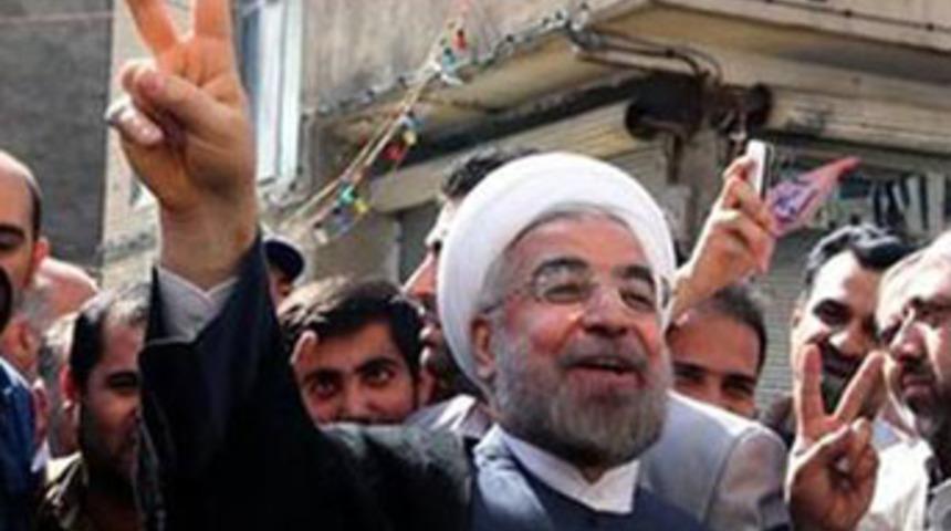 İran'da reformcular önde