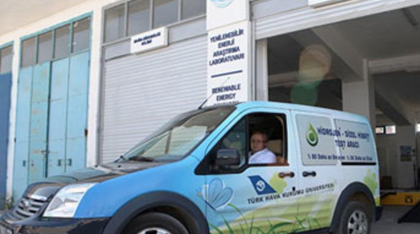 THK &Uuml;niversitesi'nden suyla &ccedil;alışan araba
