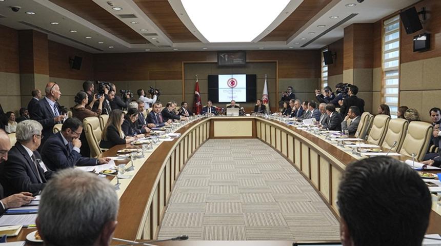 Fahiş fiyat artışı ve stokçuluk cezaları artıyor! Kanun teklifi kabul edildi