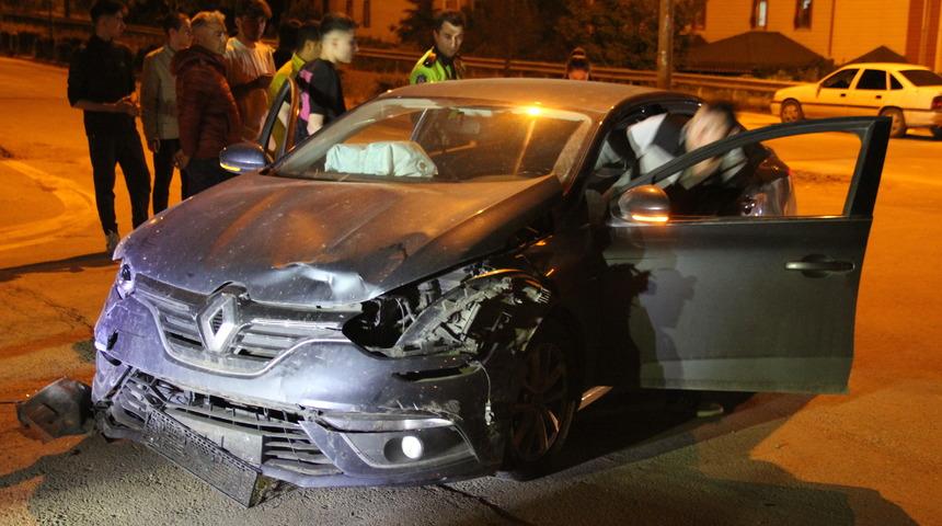 Kırıkkale'de 2 otomobilin çarpıştığı kazada 5 kişi yaralandı