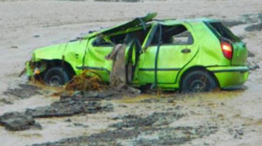 &Ccedil;orum'da sel sularında can pazarı