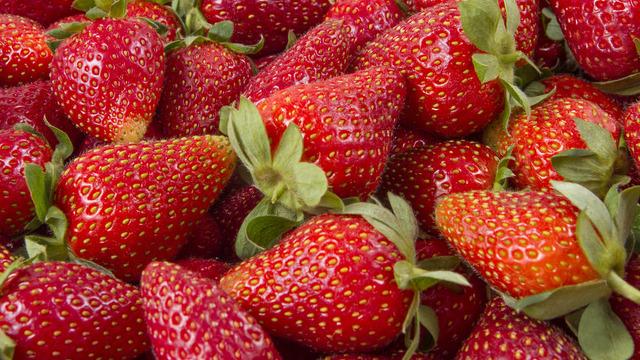 Meyve ve sebzelerin bu kısımlarını sakın çöpe atmayın! Kendisinden daha faydalıymış 