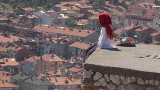 Başkomiser genç kızı ölümden kurtardı!