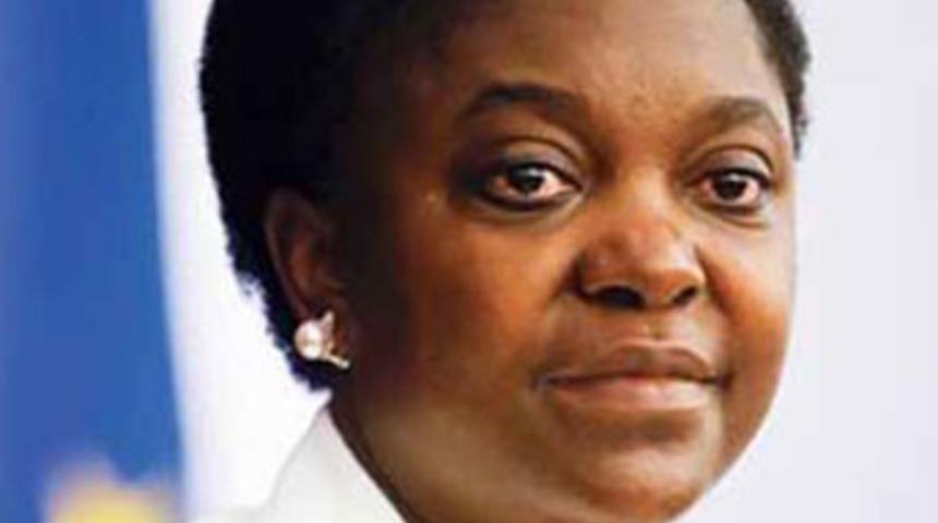 Bakana 'tecavüz edin' çağrısı