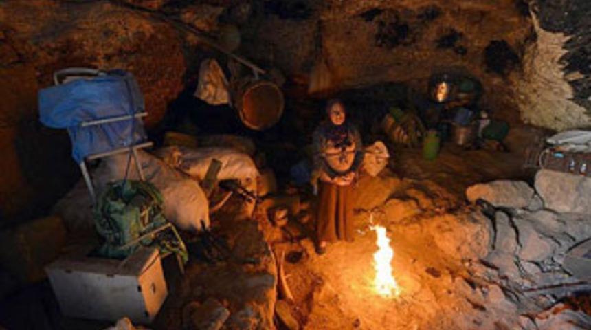 300 yıldır mağarada yaşıyorlar