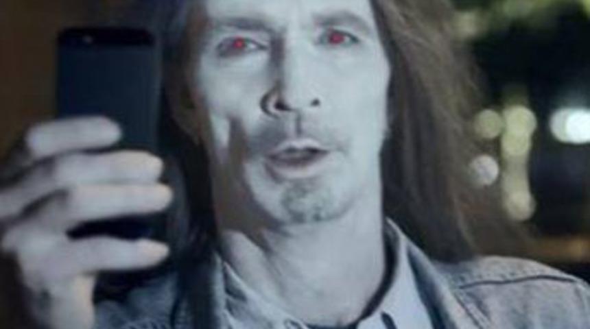 iPhone kullanıcıları zombiye d&ouml;n&uuml;şt&uuml;