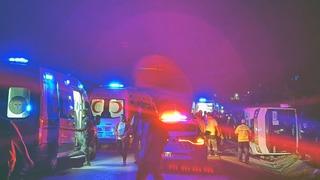 Antalya'da öğrencileri taşıyan midibüs şarampole uçtu: 25 yaralı