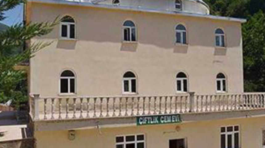 Üstte cami altta cemevi