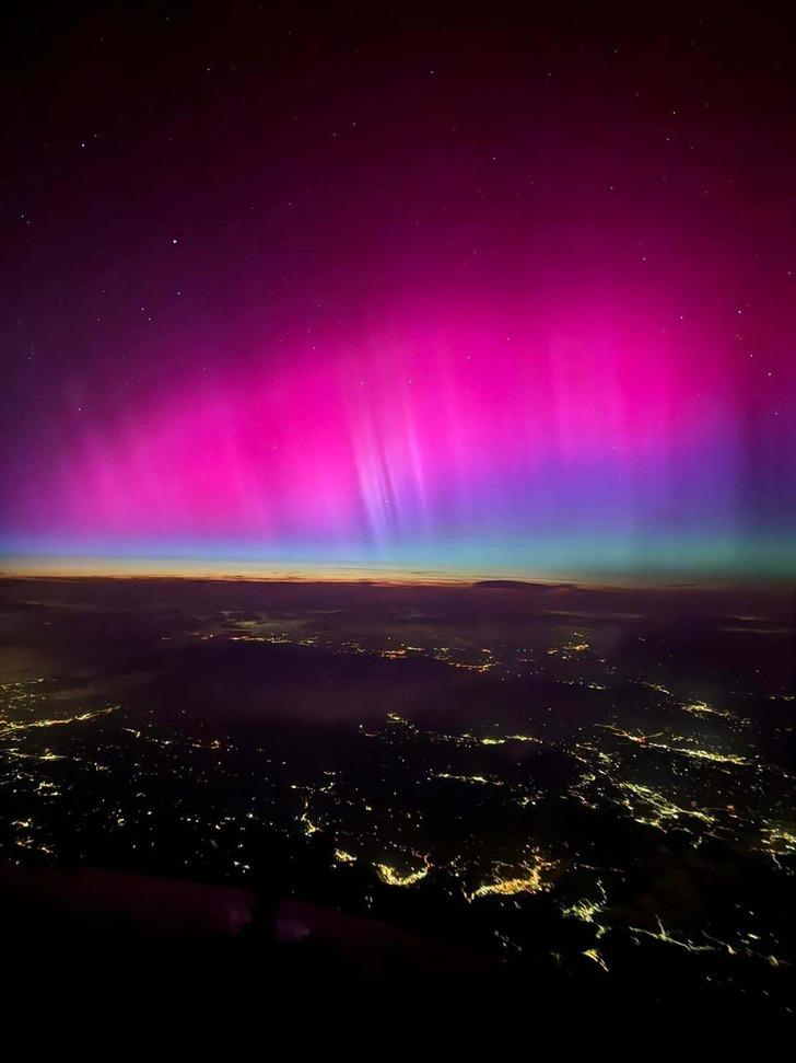 Türk pilotları kuzey ışıklarını böyle görüntüledi! Havada görsel şölen oluştu... Göre cep telefonuna sarıldı G3