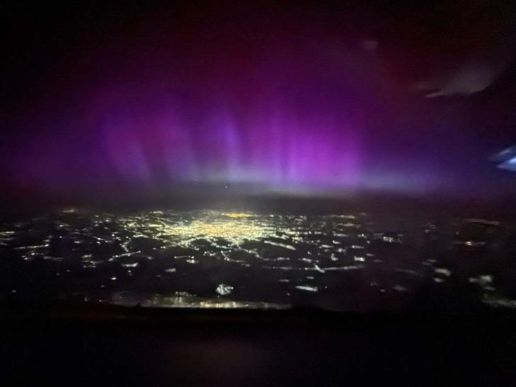 Türk pilotları kuzey ışıklarını böyle görüntüledi! Havada görsel şölen oluştu... Göre cep telefonuna sarıldı G4