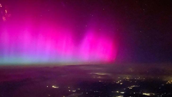 Türk pilotları kuzey ışıklarını böyle görüntüledi! Havada görsel şölen oluştu... Göre cep telefonuna sarıldı G5