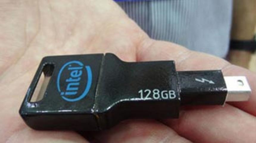 D&uuml;nyanın en hızlı flash belleği