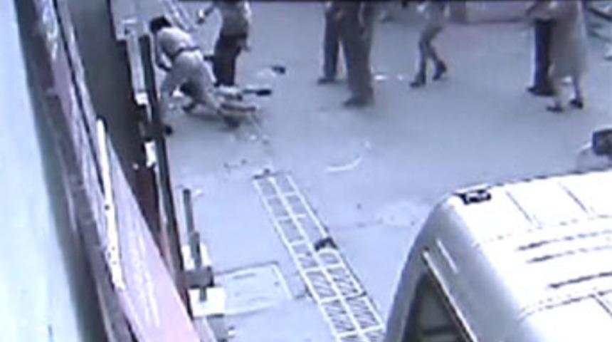 Dördüncü kattan düştü, böyle kurtuldu