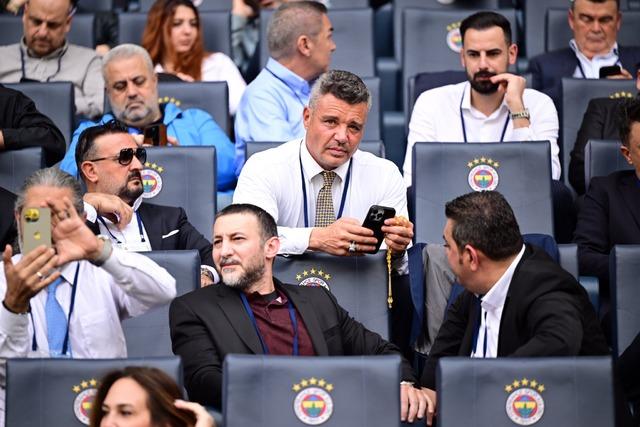 Fenerbahçe'de Ali Koç, 1 dönem daha başkanlığa devam etme kararı aldı! Sadettin Saran adaylıktan çekildi... 640xauto