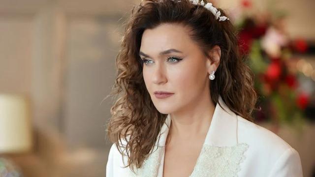 Yan Oda ekibi Şevval Sam'ı izlemeye gitti! Tarzı yine olay oldu