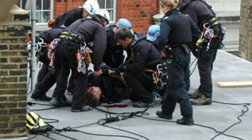 Londra polisi G8 alarmında