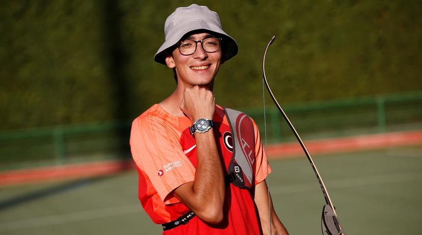 SON DAKİKA: Milli okçu Mete Gazoz, Açık Hava Avrupa Okçuluk Şampiyonası Klasik Yay Erkekler dalında altın madalya kazandı!