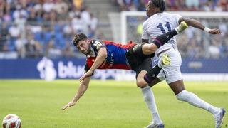 Galatasaray'ın Basel'e kiralık olarak gönderdiği Yusuf Demir formayı unuttu