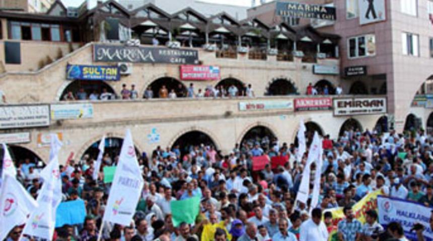 Şanlıurfa'da &Ouml;calan'a destek y&uuml;r&uuml;y&uuml;ş&uuml;