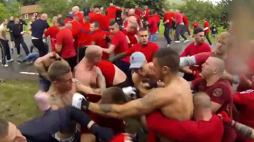 Taraftarların kavgası böyle görüntülendi