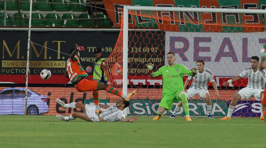 Beşiktaş'ta kötü gidiş son sürat devam ediyor!